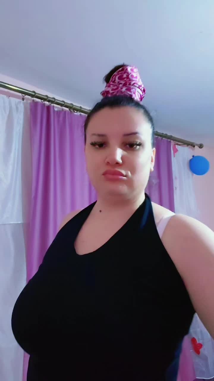 @Criii🤭😊
