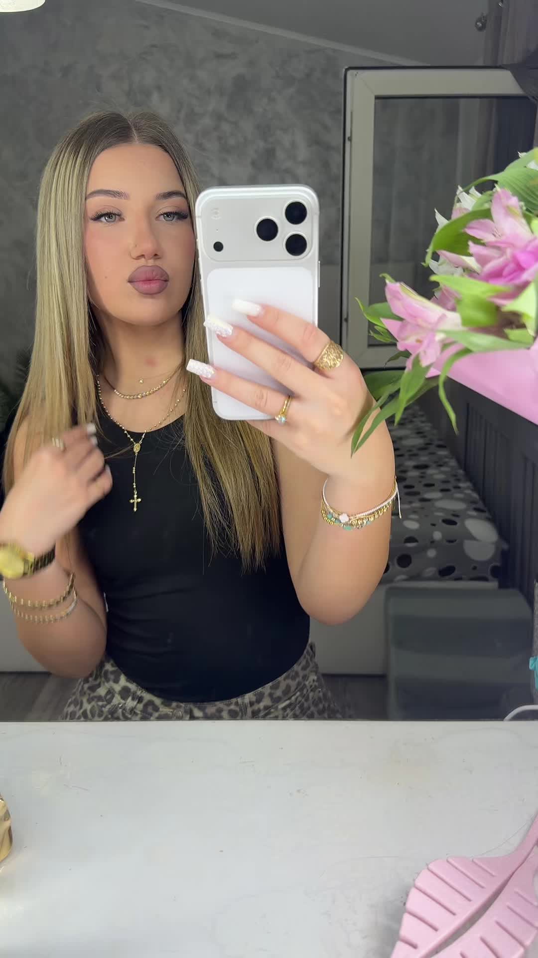 @👧🏼