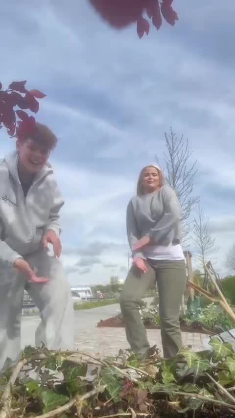 @ℰ𝓁𝓁ℯ𝓃🤍