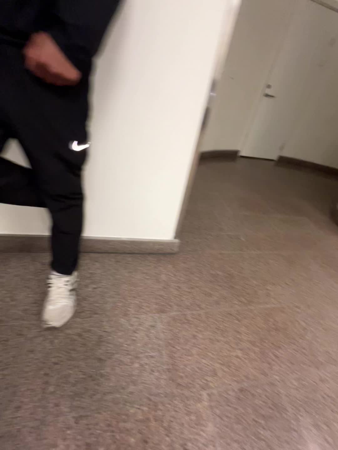 @🤘🏾❄️