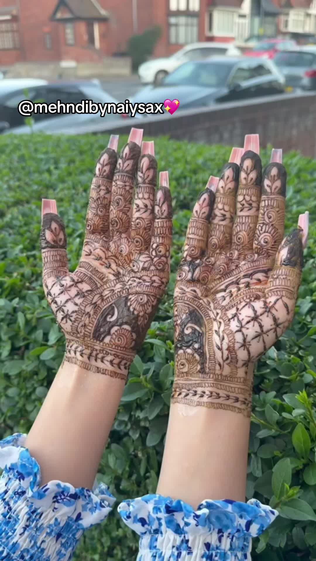 @MehndibyNaiysa🖤