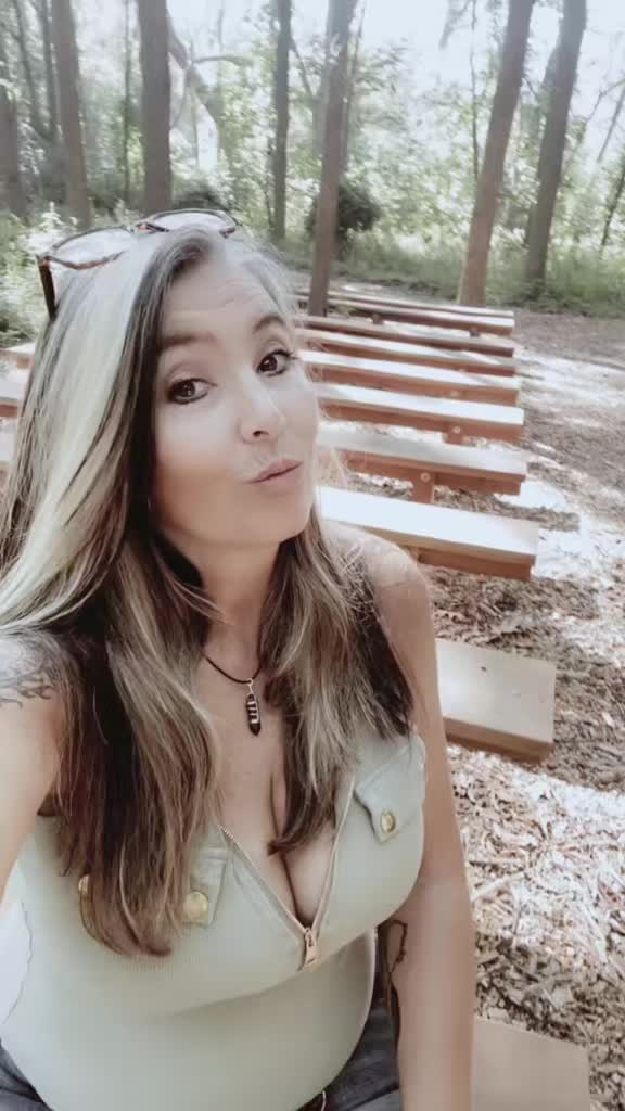 @JulieMarieRiggs