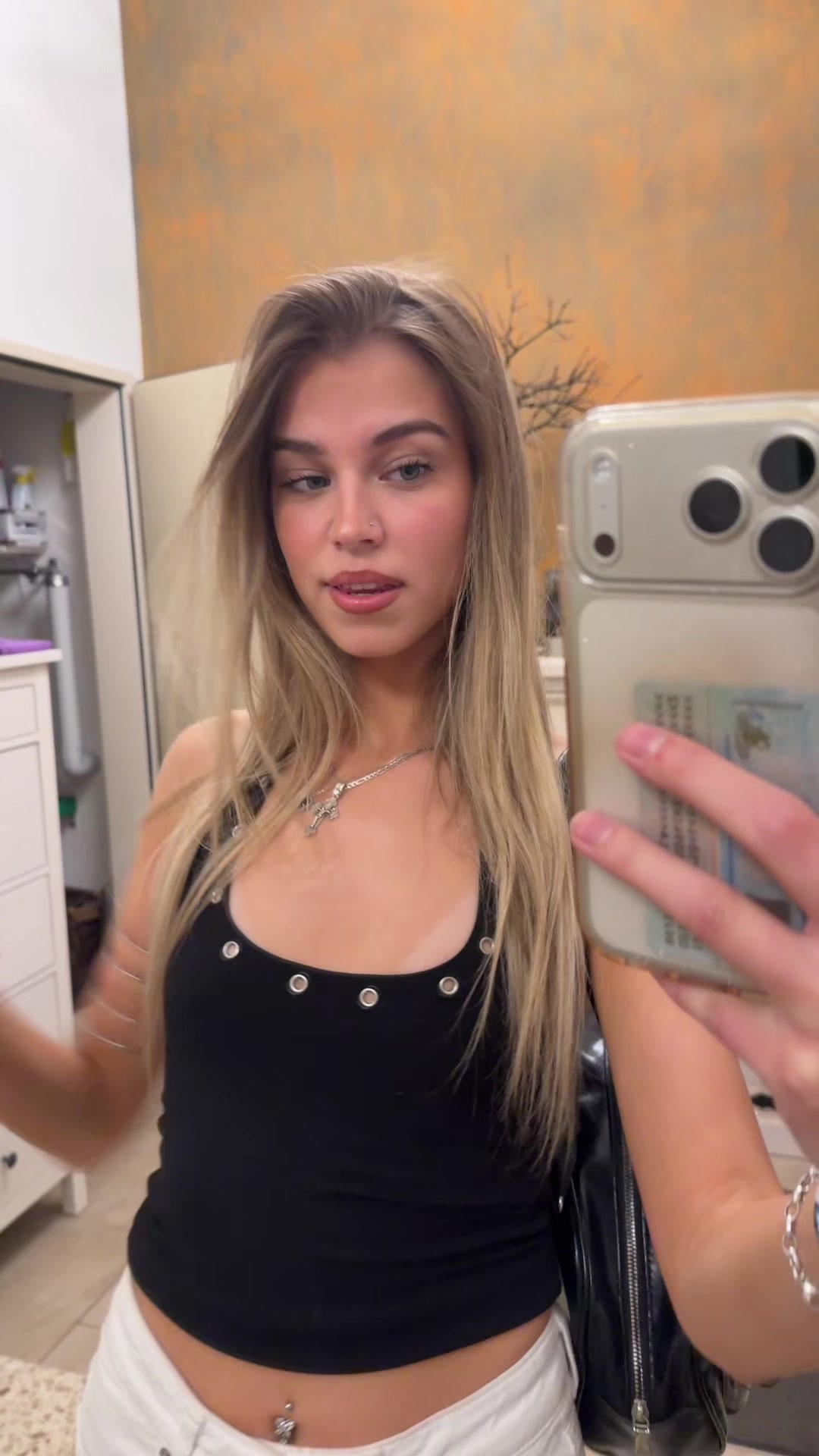 @⃟