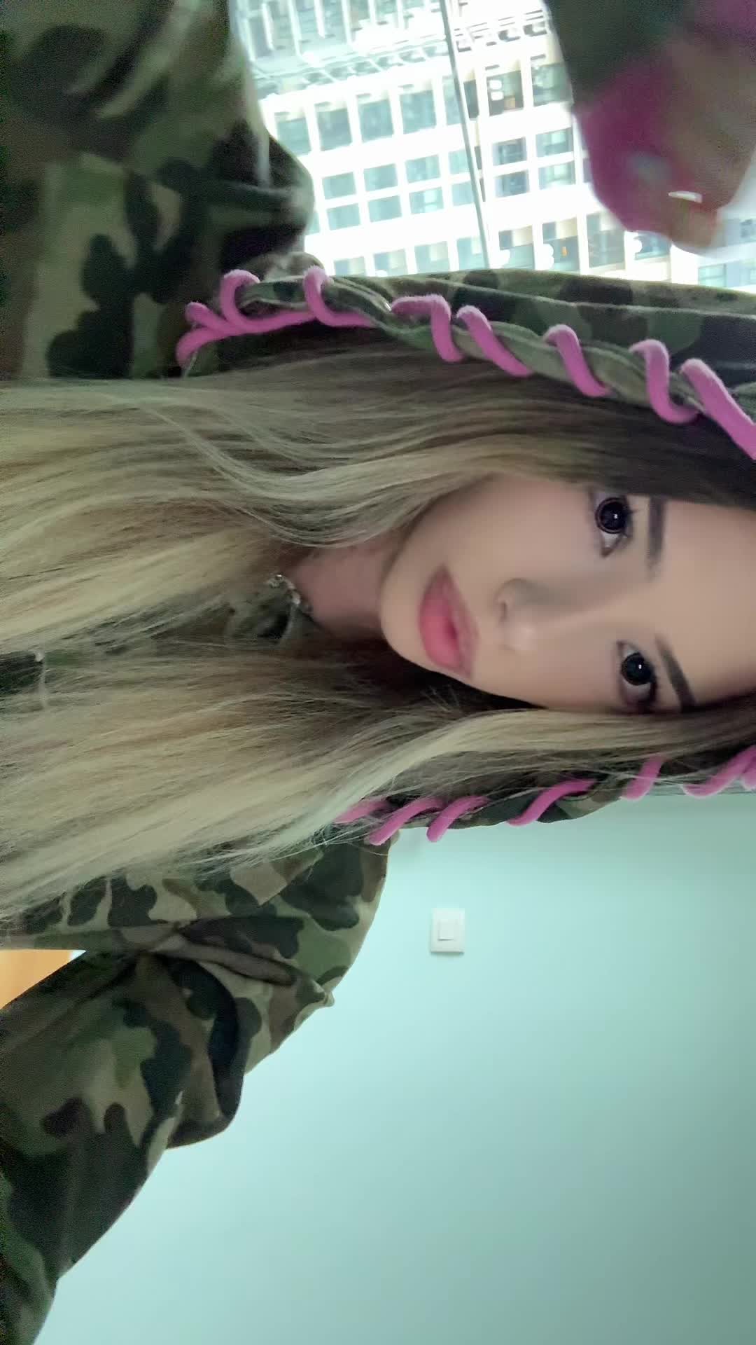 @VLATESSA