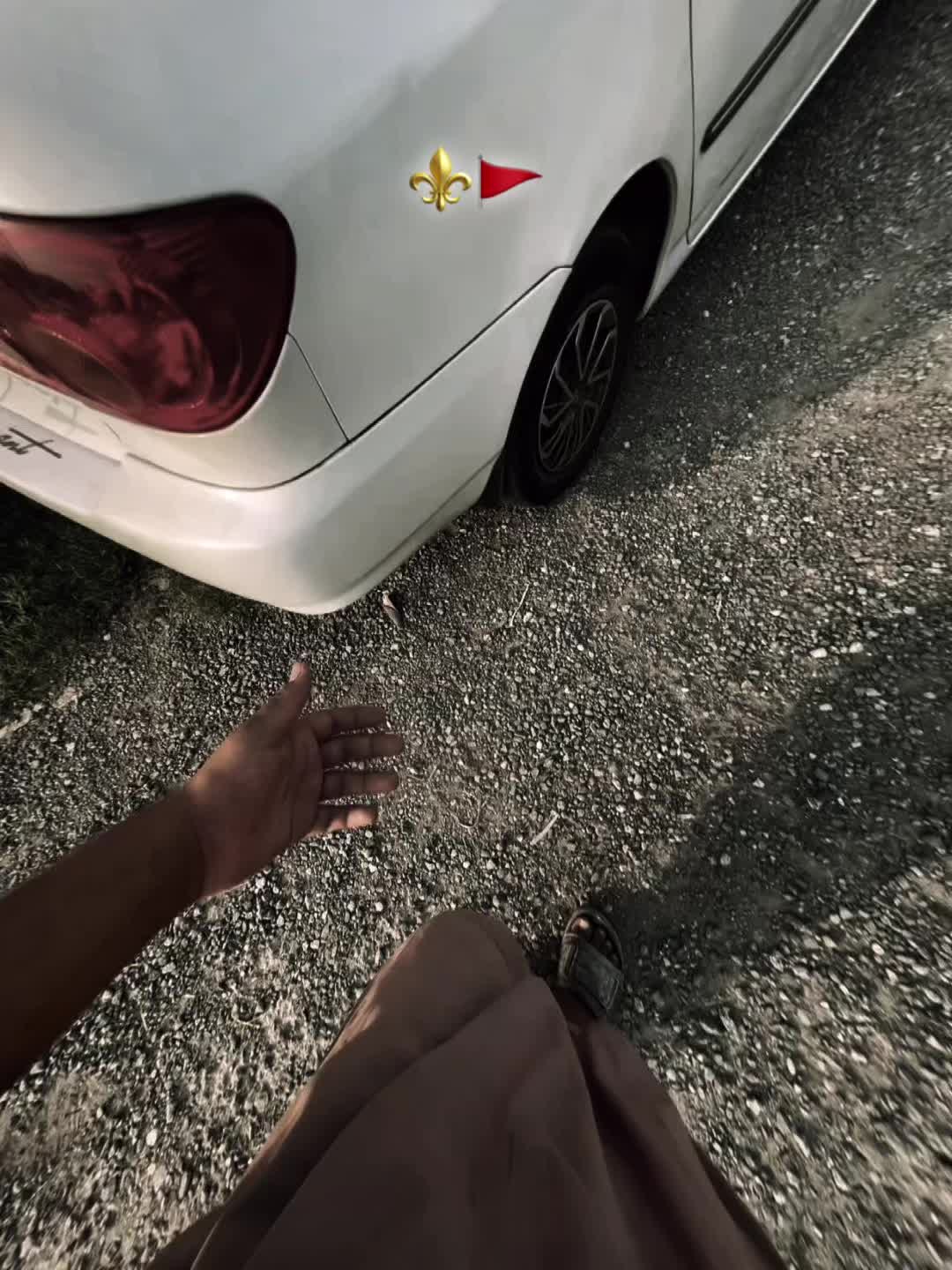 @. ᕼ Ꭵ 乙 乙 ᑌ 🚩