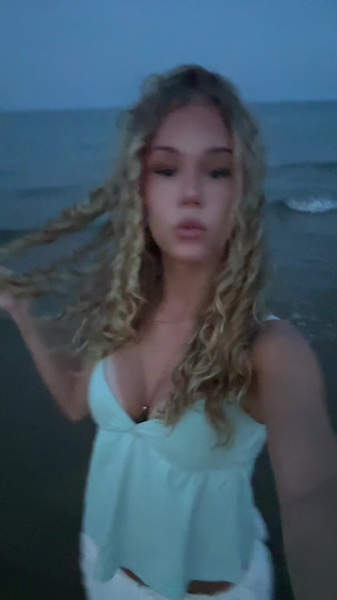 @ℰ
