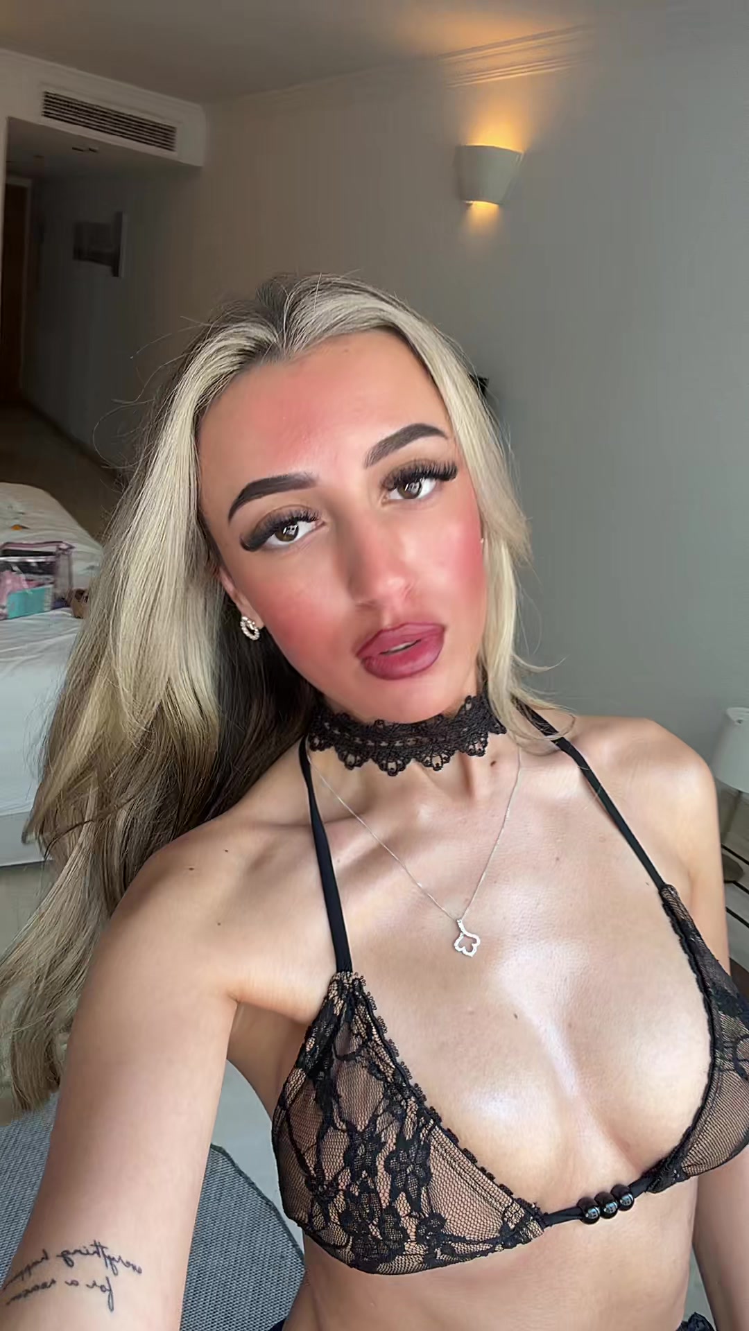 @leiamoorex