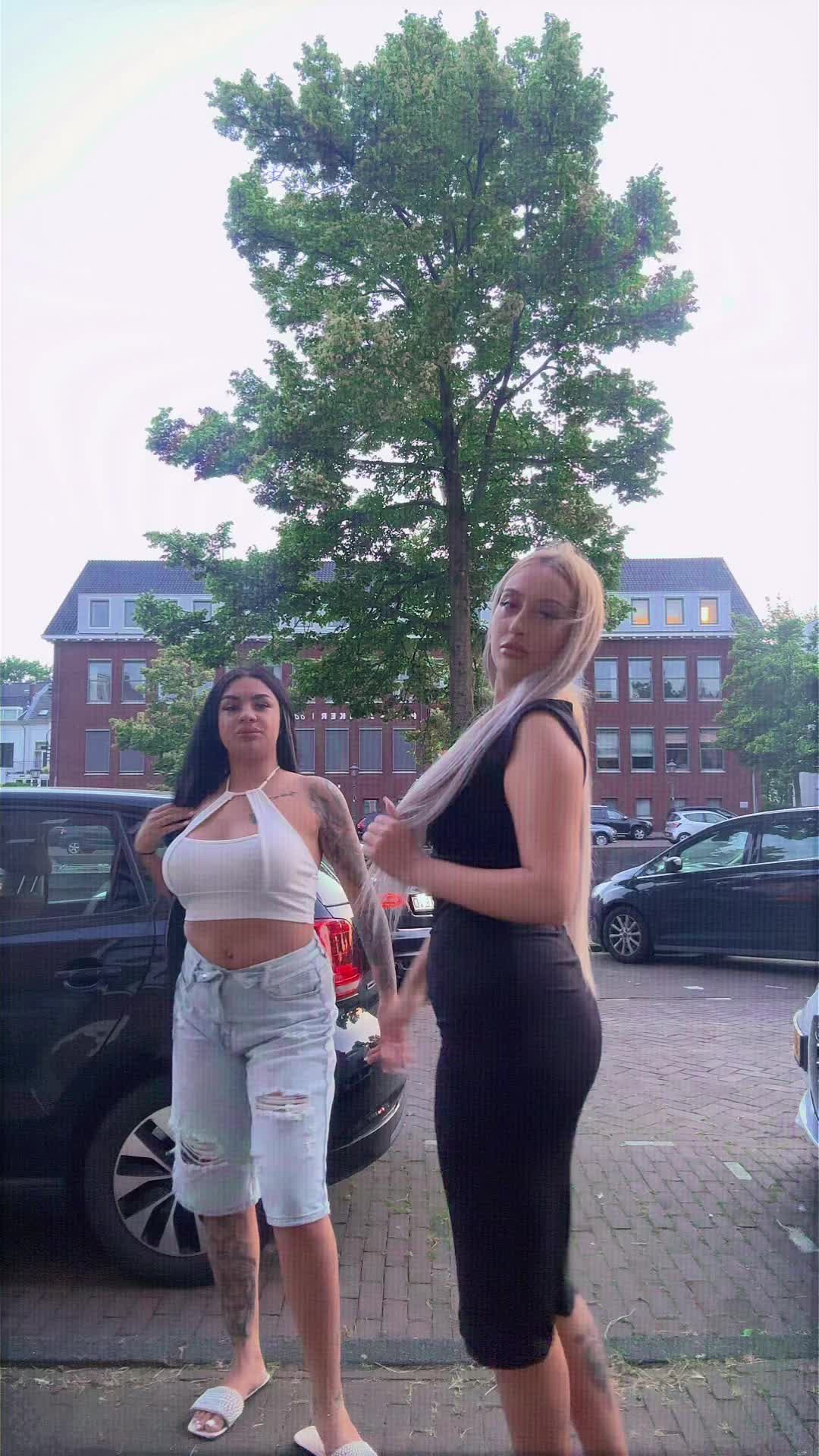 @C💫
