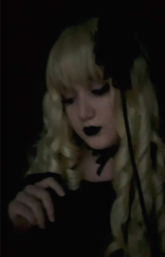 @𝐚𝐥𝐢𝐜𝐞🐇🖤