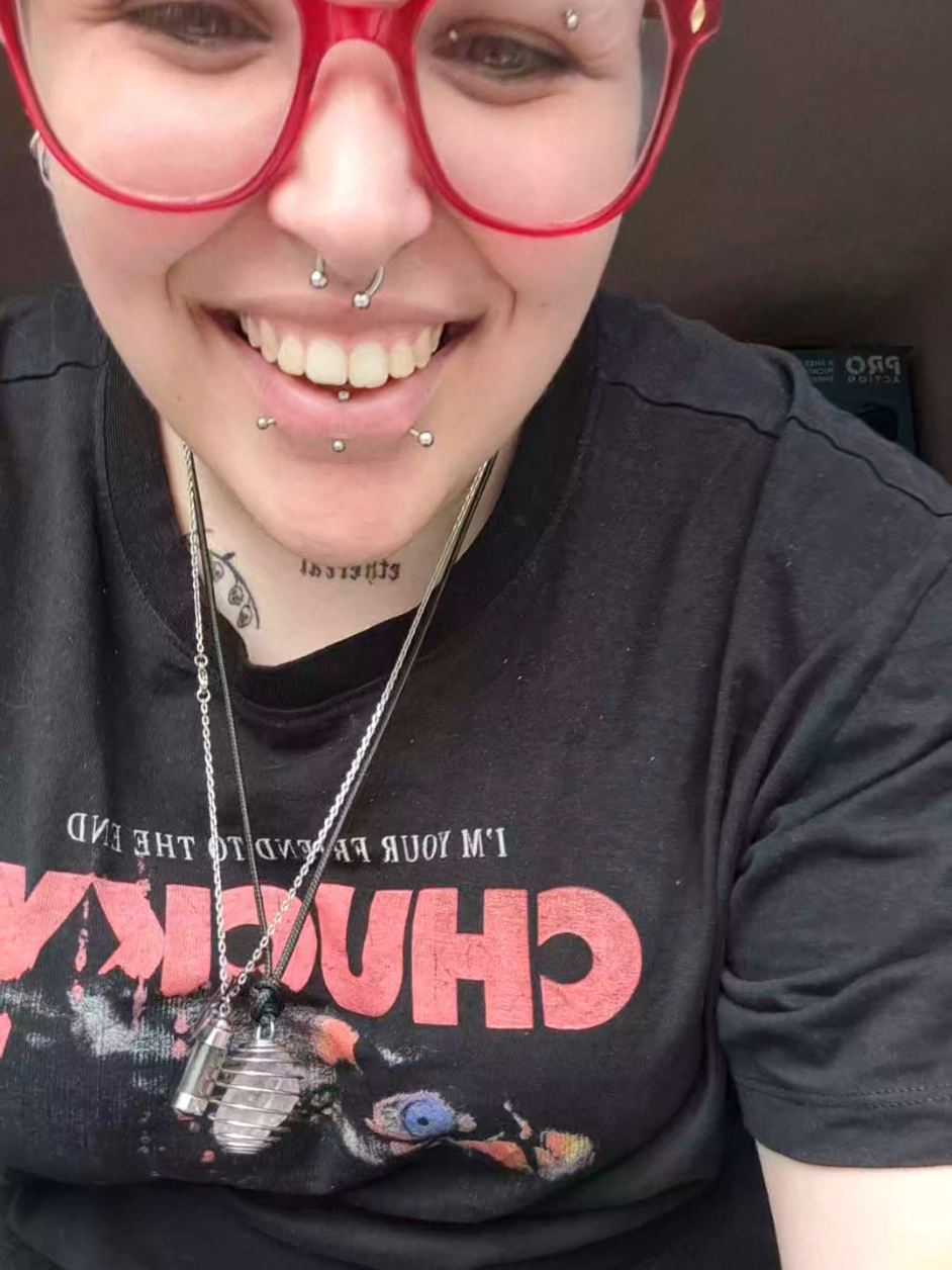 @🖤 𝕰𝖓𝖛𝖞 ❤️ (they/them)