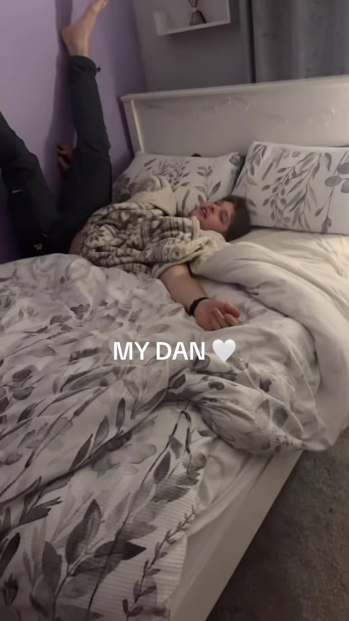 @taraheslin5