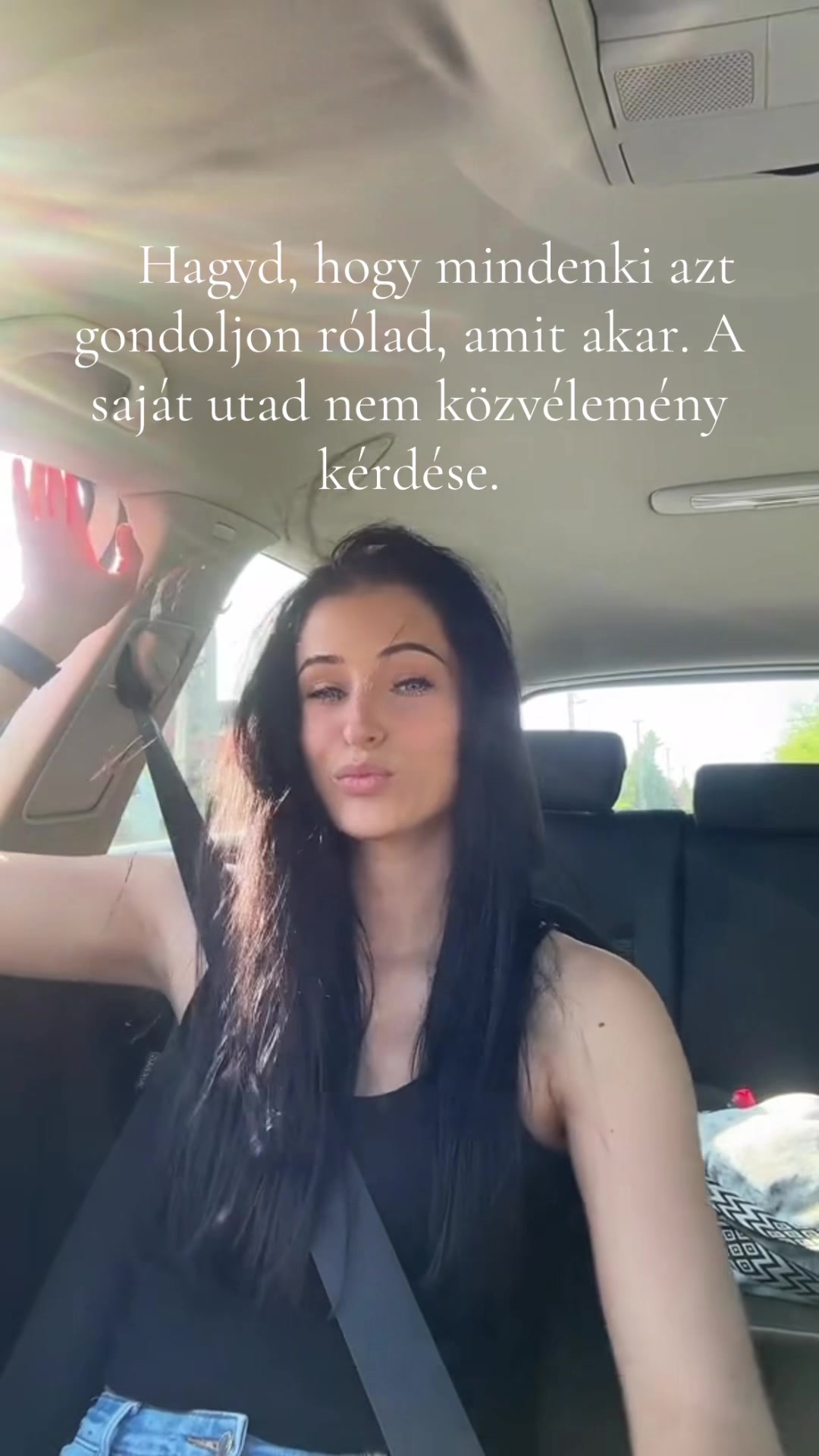 @Eszter