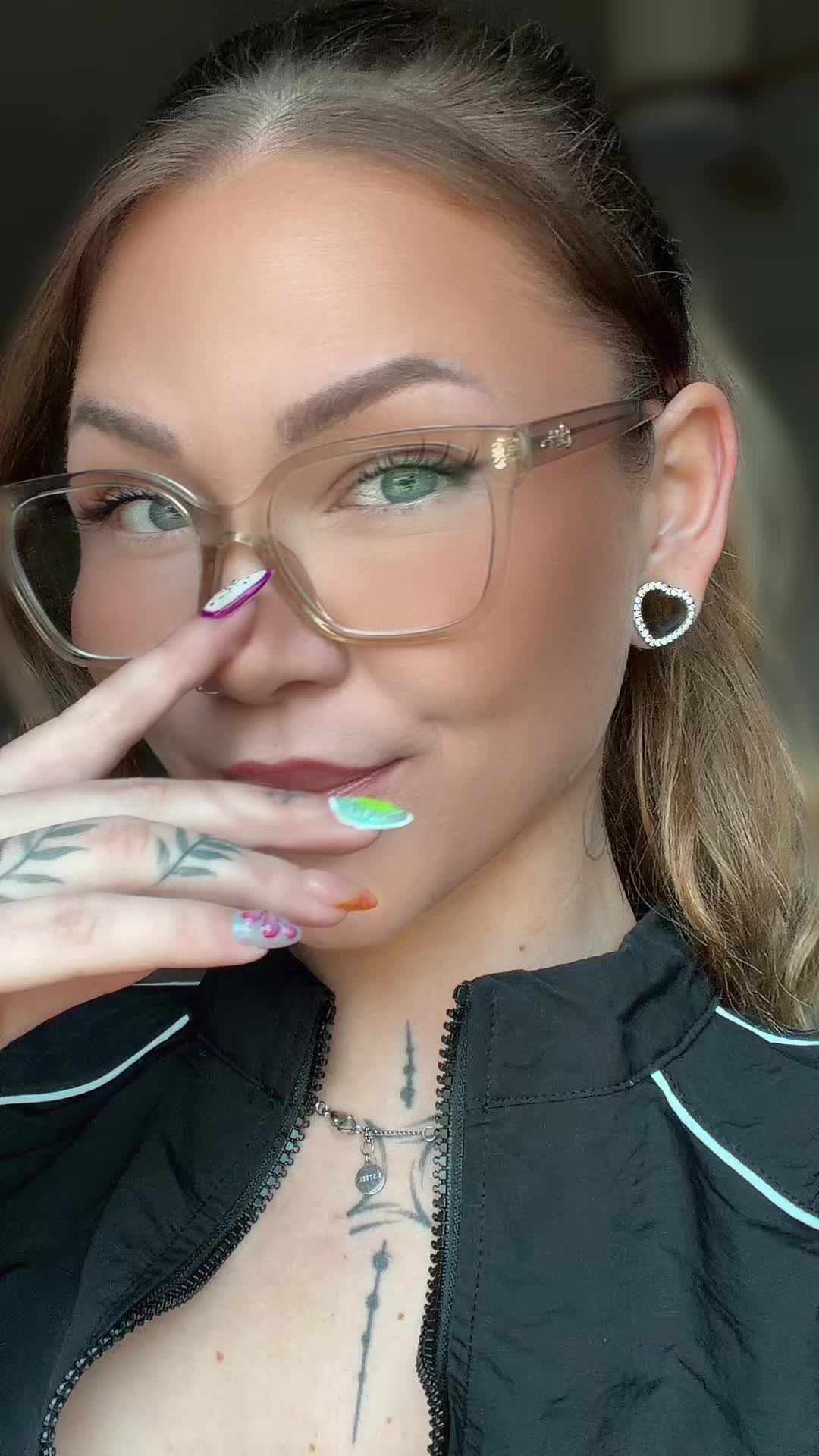 @whoisshe