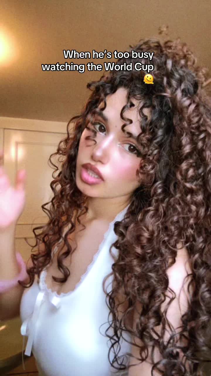 @Curlypurlyy👩🦱