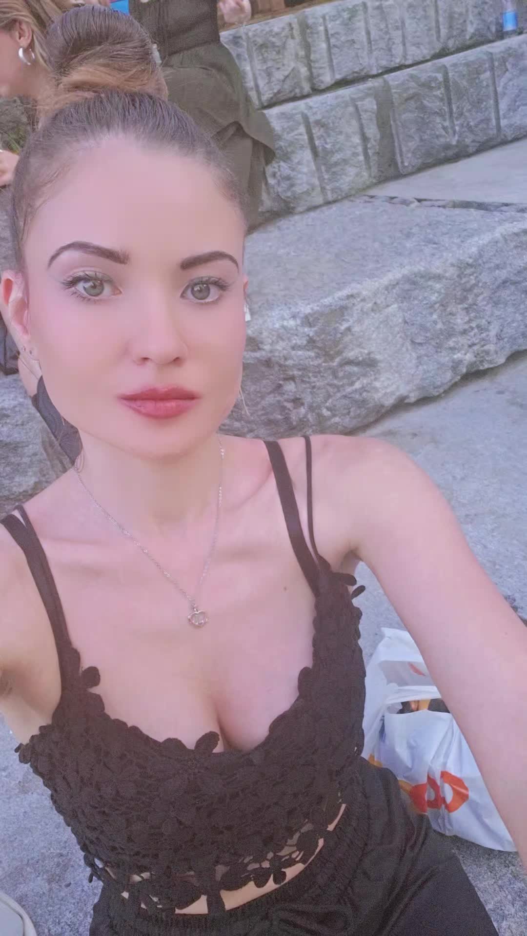 @Lesia Pozharun