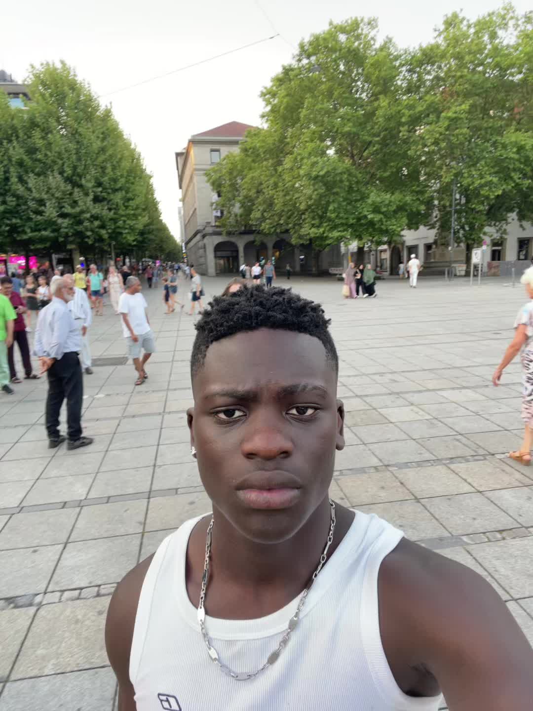 @𝘔𝘶𝘴𝘵𝘪 𝘔𝘢𝘺𝘣𝘢𝘤𝘩