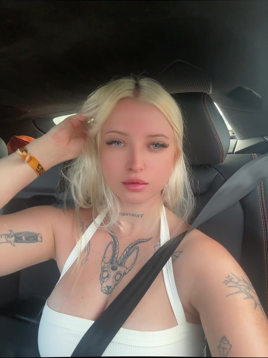 @Vikkzy