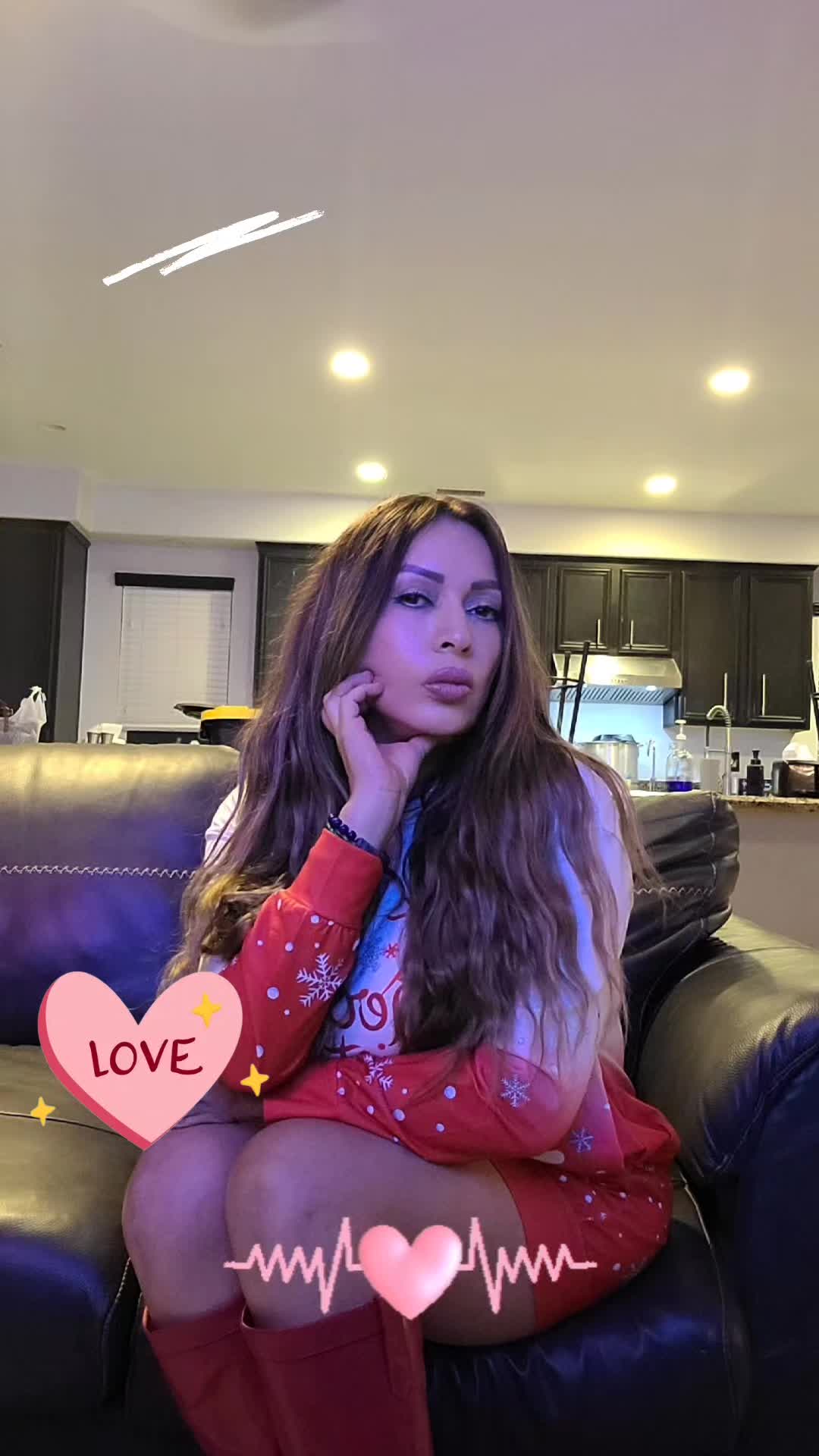 @Liliana Contreras🐥💜🐨🍉✨️👑