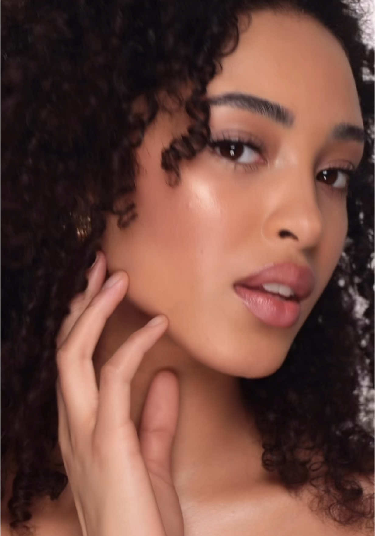 @Nikki_makeup