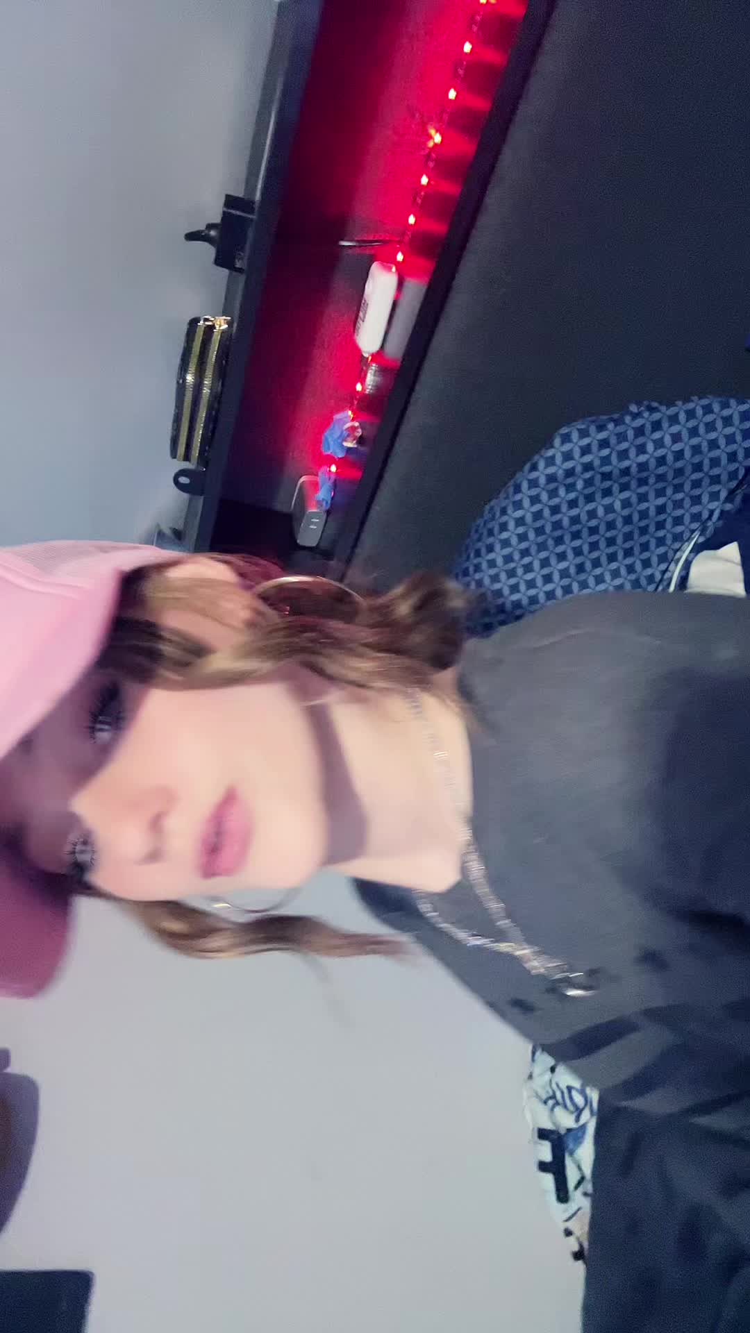 @Sierra_Henson