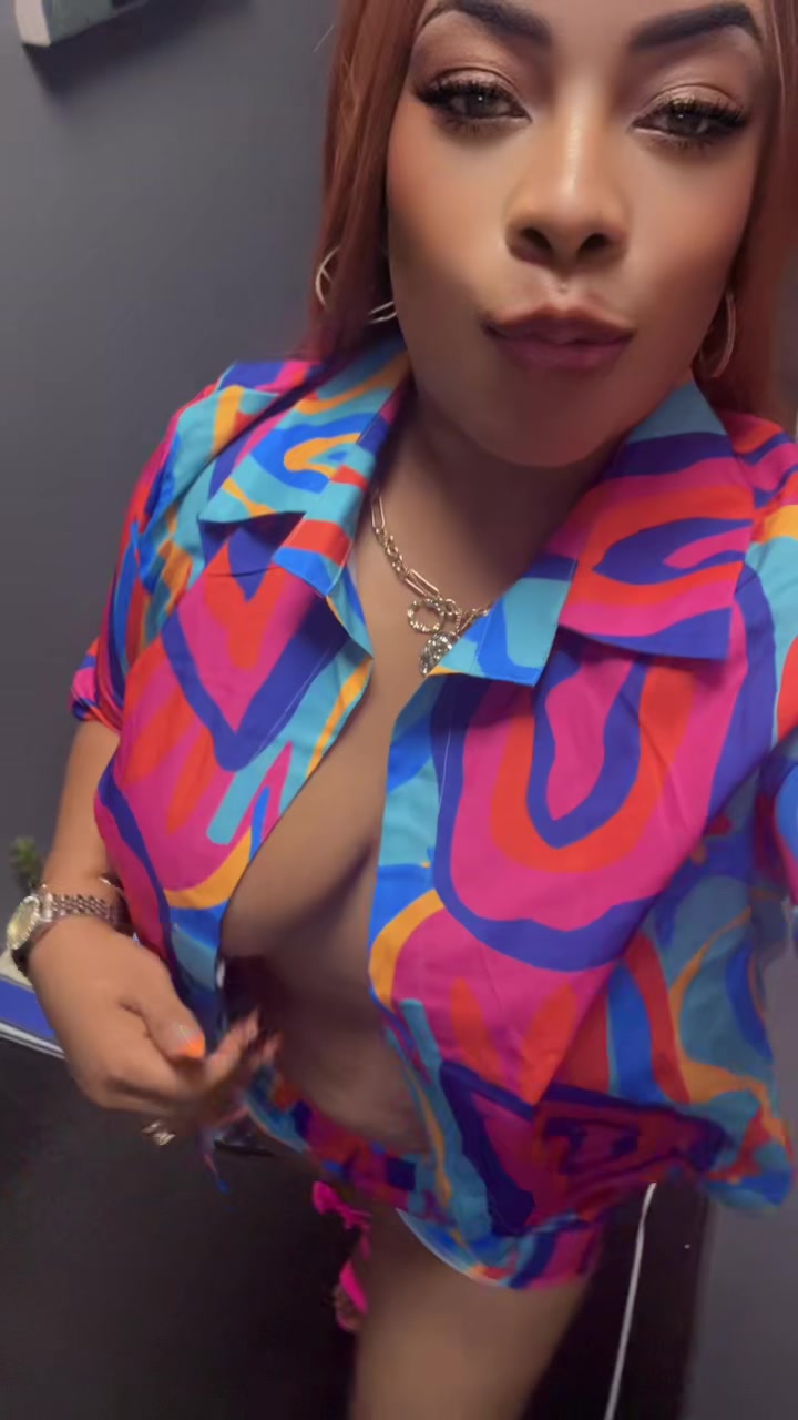 @Miss queen fabulous