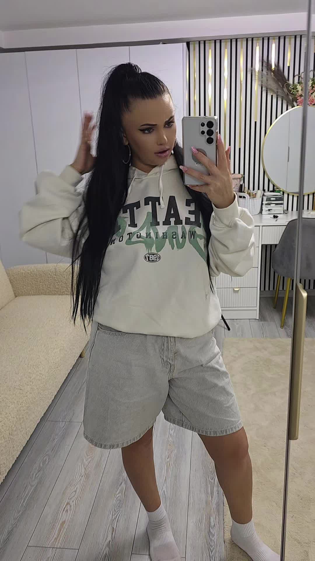 @Adina93