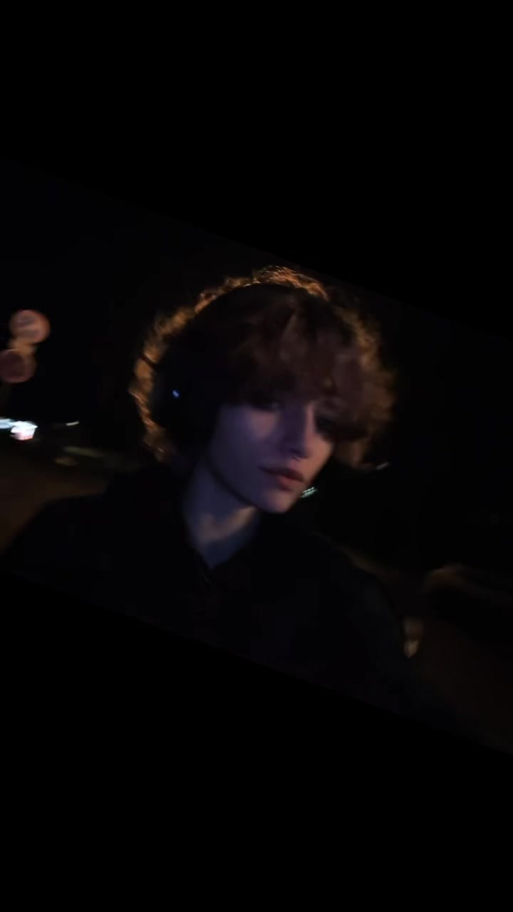 @T<3