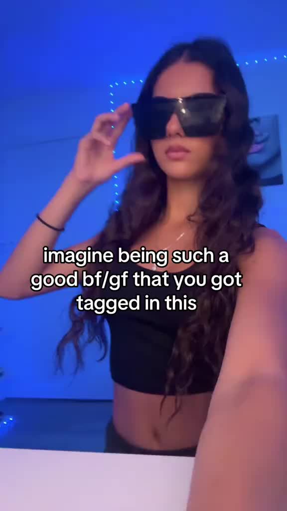 @👠
