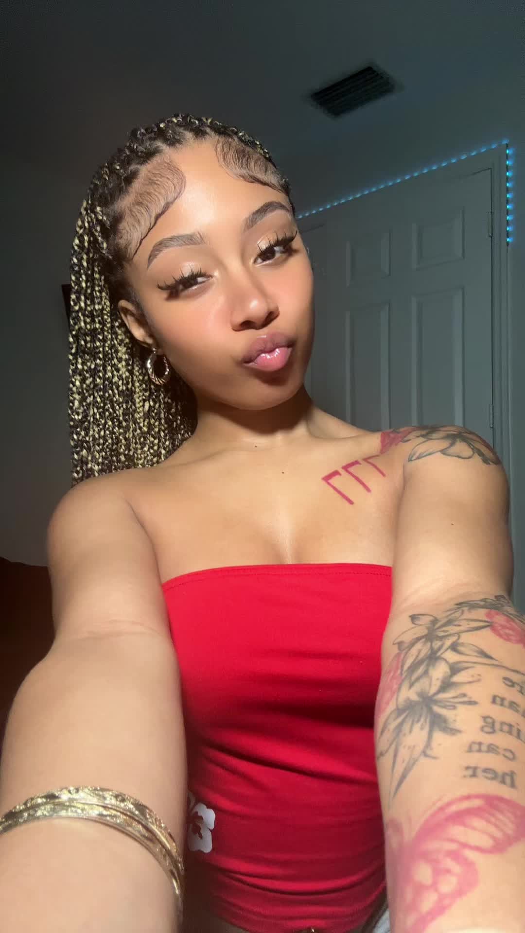 @2$exy