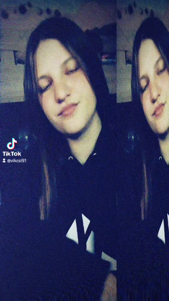 @Vikcsi🖤