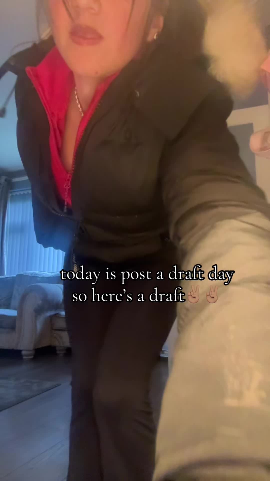 @𝓗𝓸𝓵𝓵𝔂.𝓝🫶🏼✨🤍