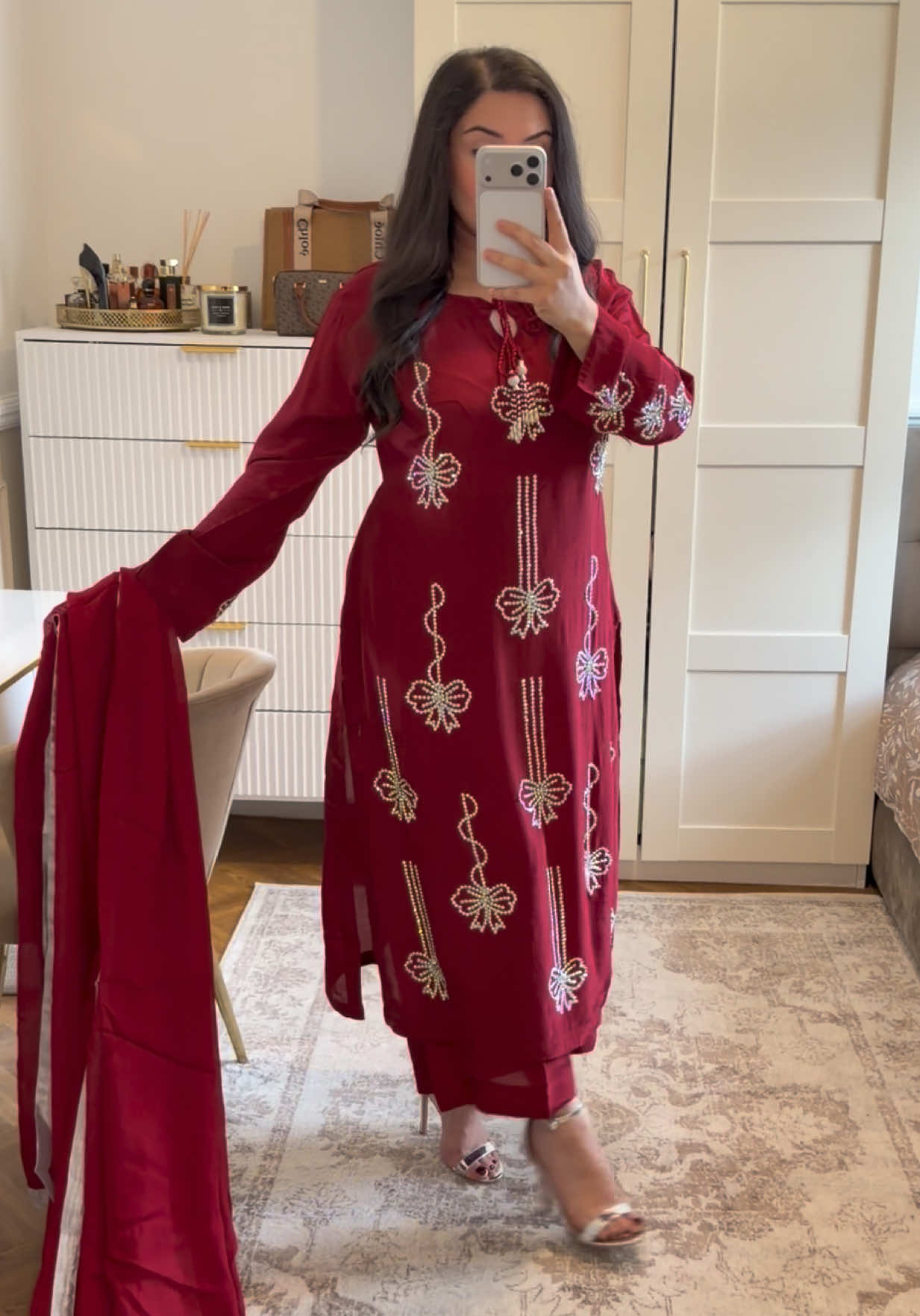 @Aina__couture