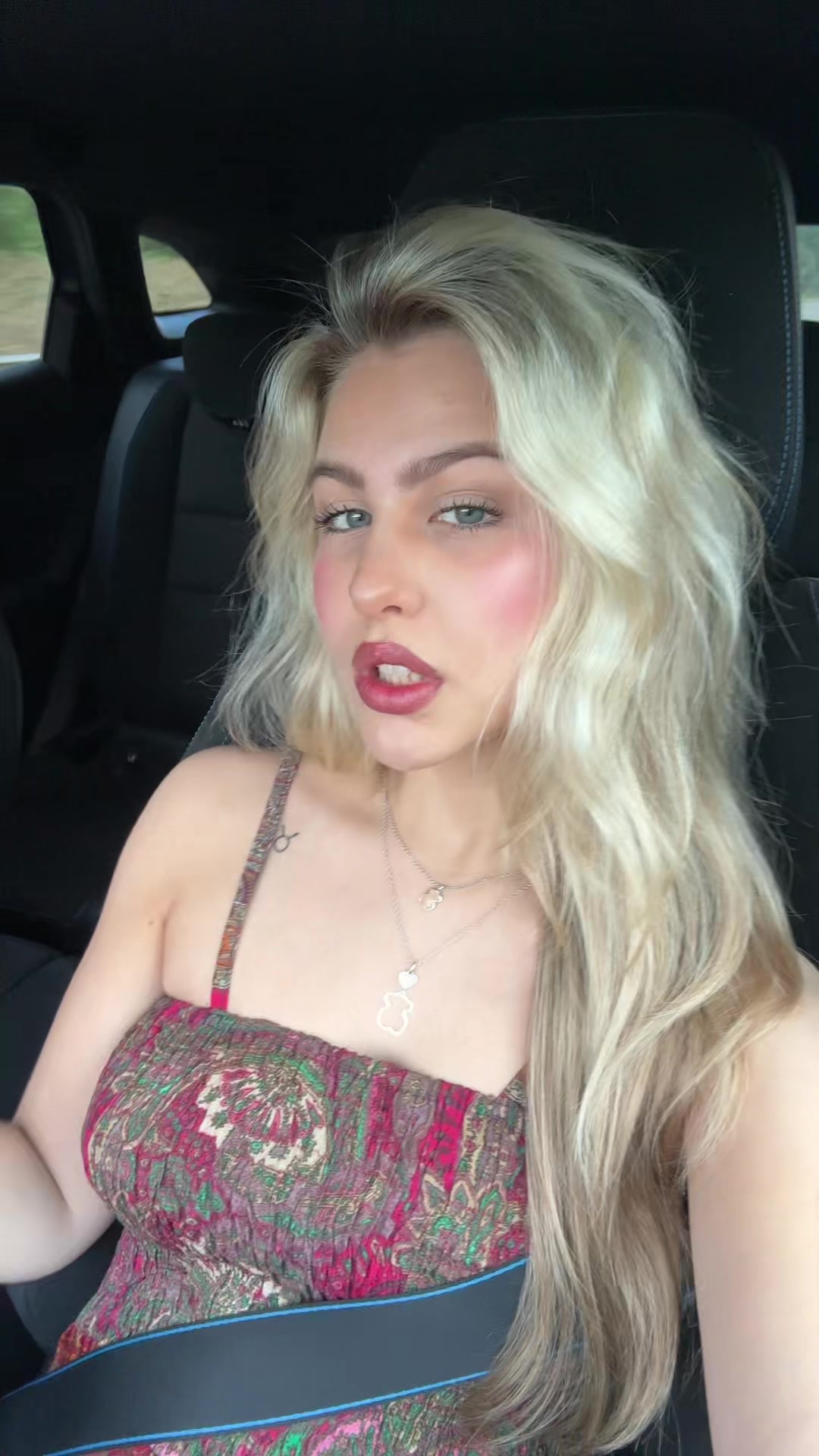 @jjuliacanaless