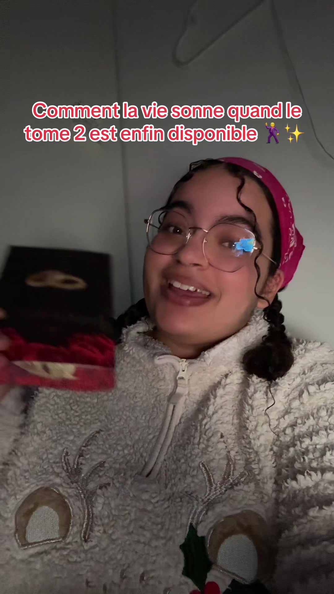 @tothe.moonandbook