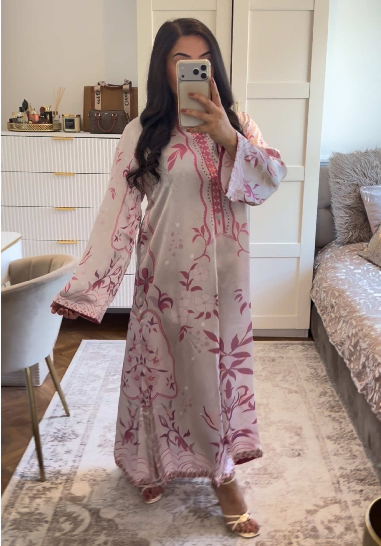 @Aina__couture
