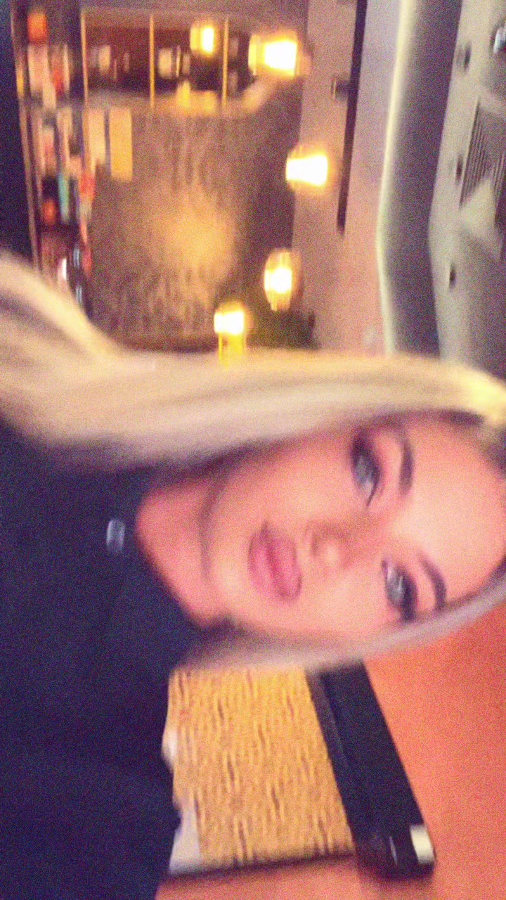 @anđela