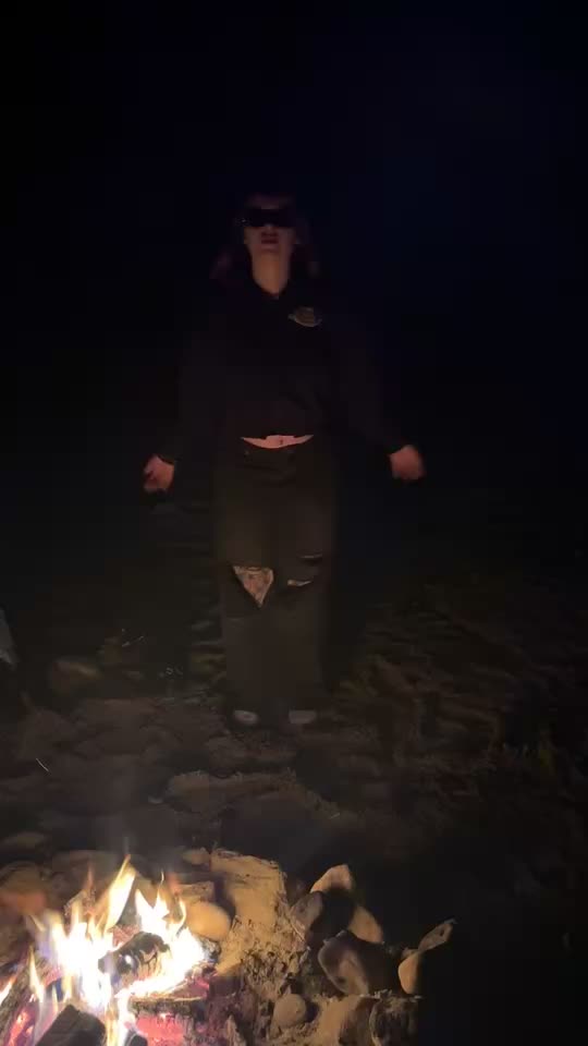 @𝔞𝔪𝔟𝔢𝔯🦇🧩