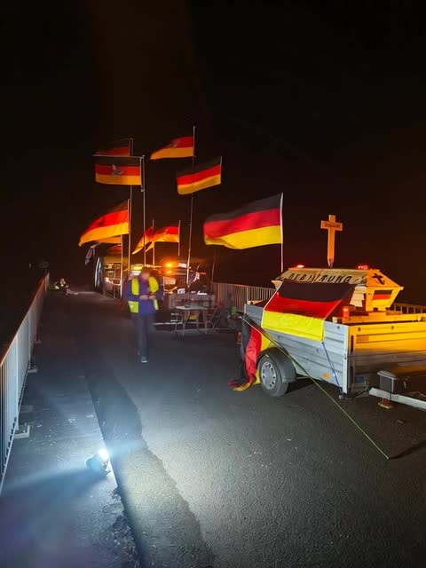 @🇩🇪 Chris Mü