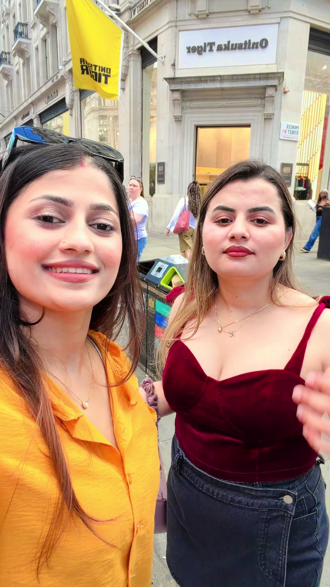 @Jharana🧿🫶