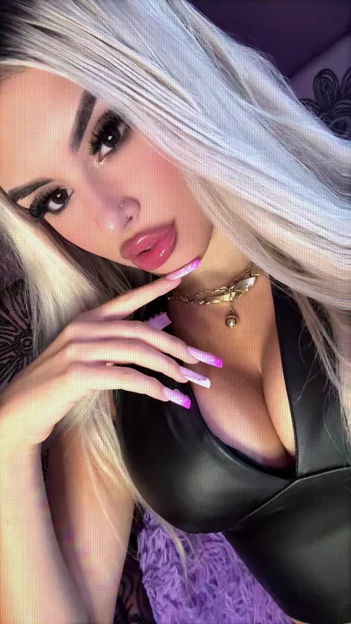 @𝓑𝓮𝓪𝓽𝓻𝓲𝓬𝓮