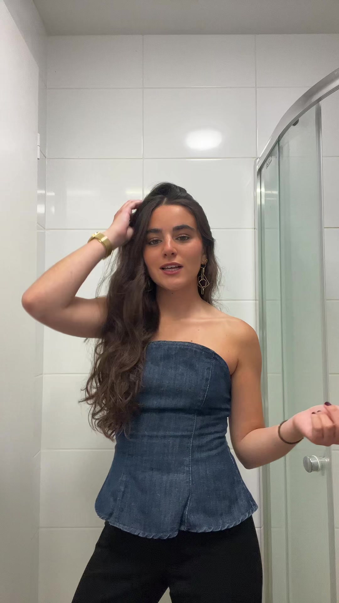 @elenaluugo