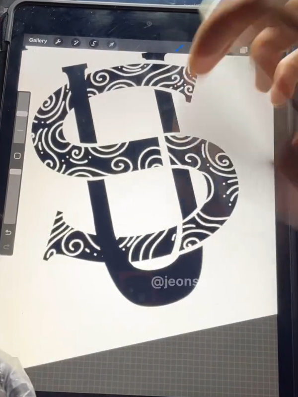 @Creative Logo Studio