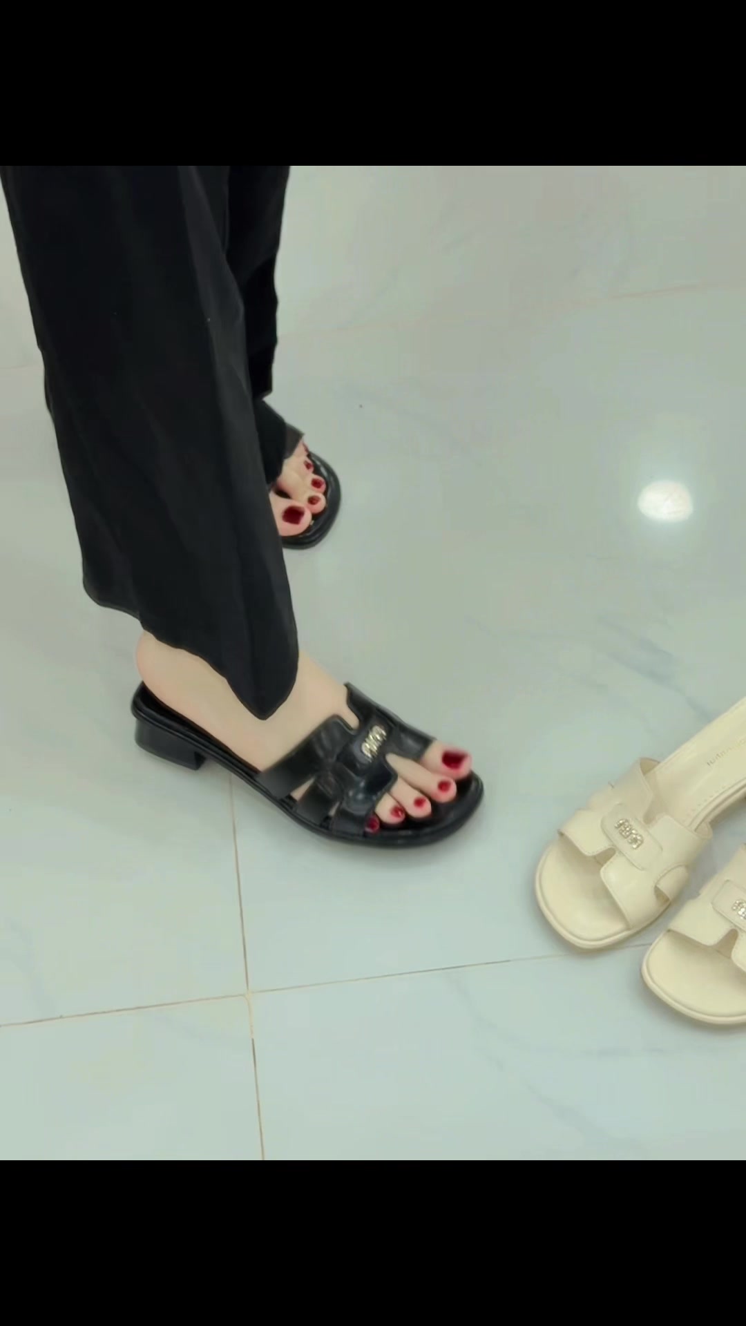 @Cherry Shoe Store