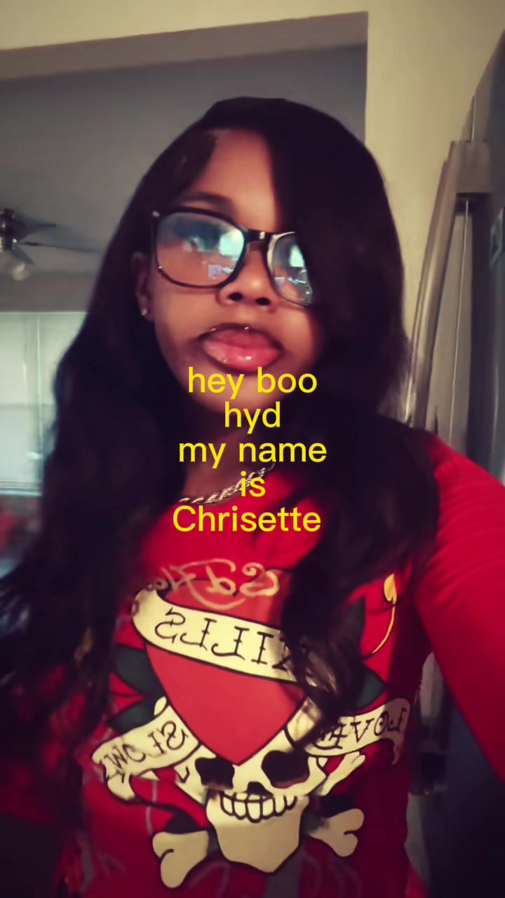 @definitelynotchrisette