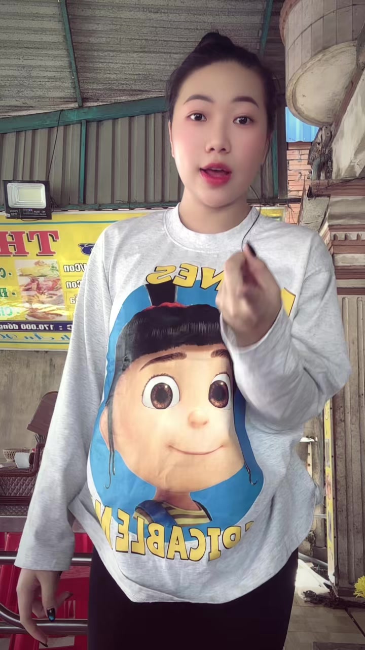 @Bé bán cơm gà 🍗