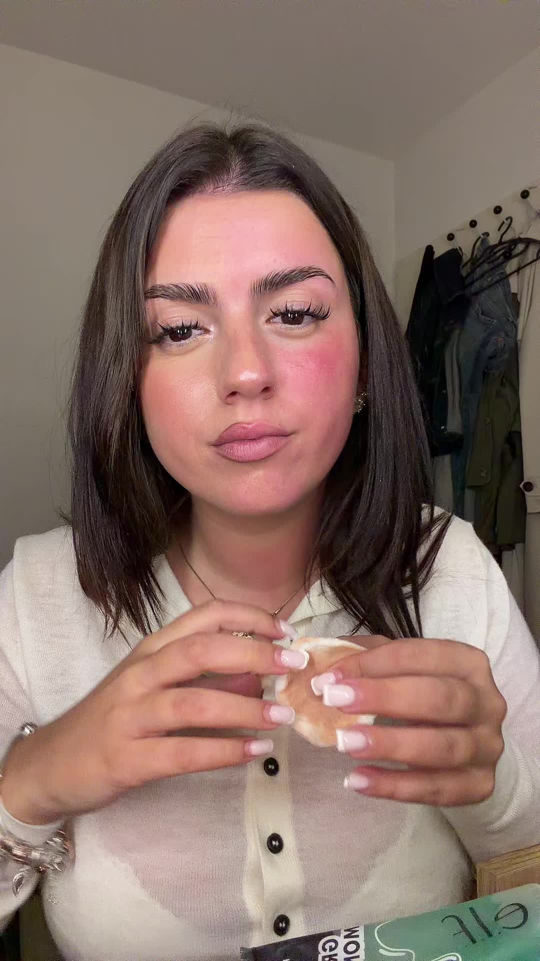 @🐚