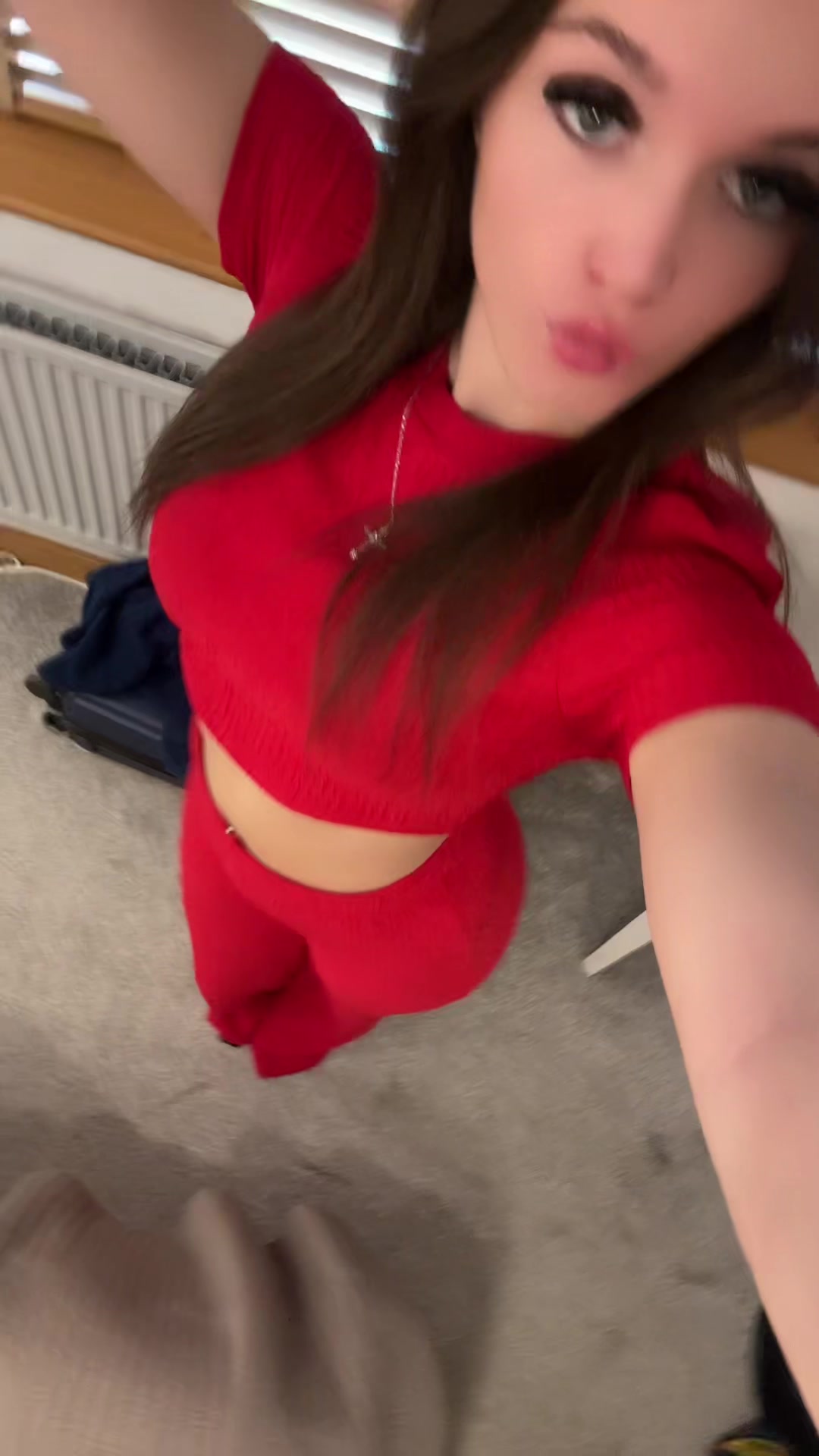 @lucy_nixon