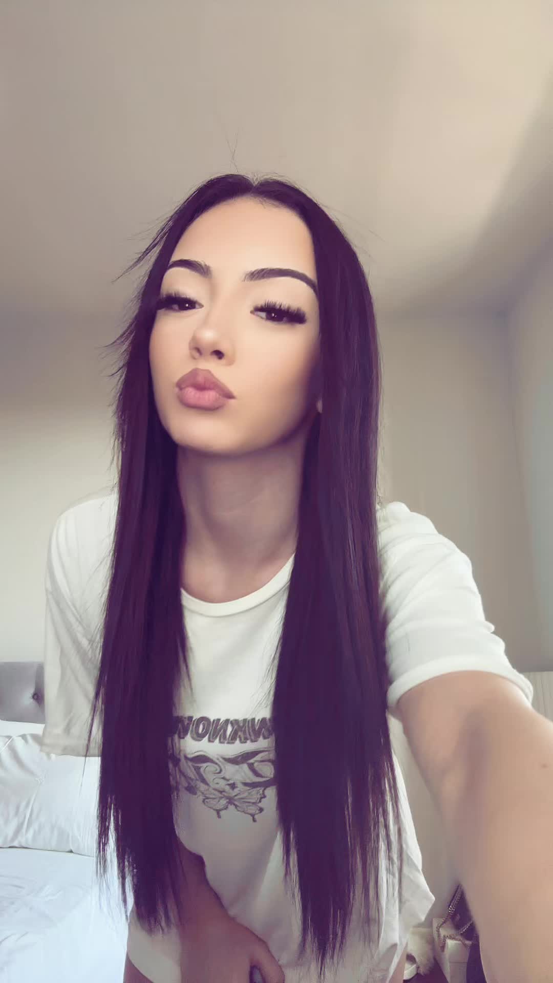 @lari📲