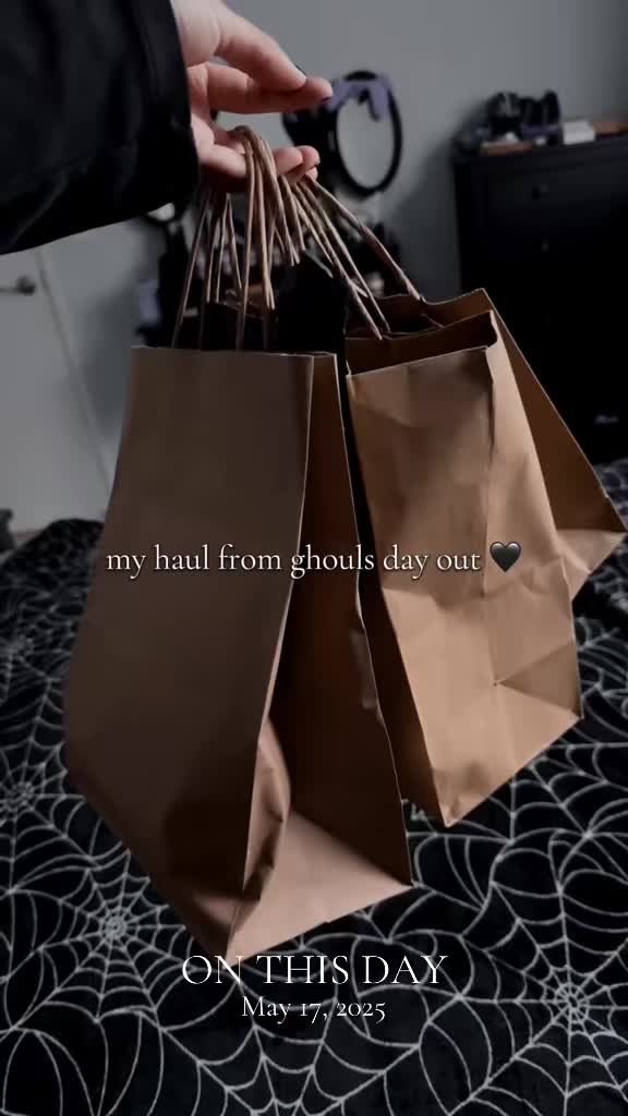 @creepyplum