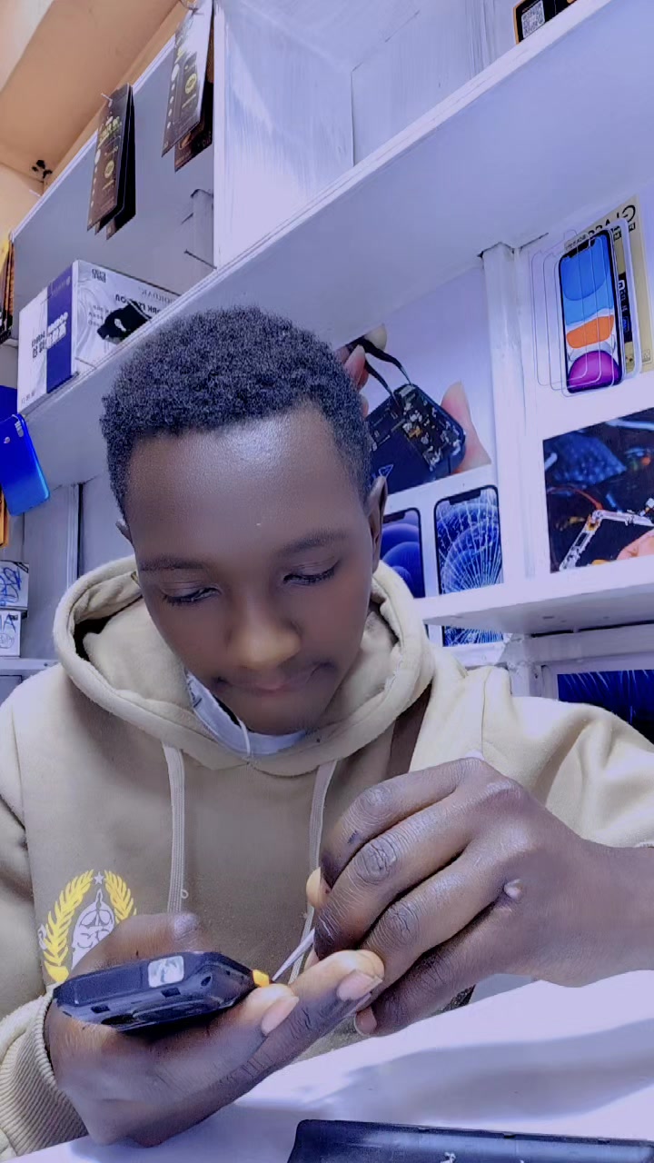 @🇰🇪Peter kagecha 🥀